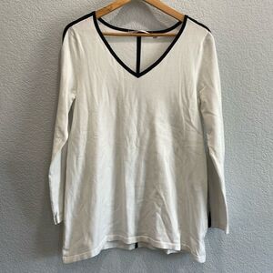 Soft Surroundings White V Neck Long Sleeve with Black Trim & Button Cuffs Small